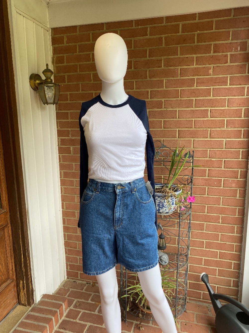 NWT Vintage 90s Liz Claiborne High Waisted Denim Shorts - Size 10